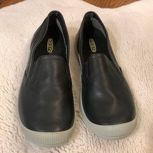 NWOT keen slip ons